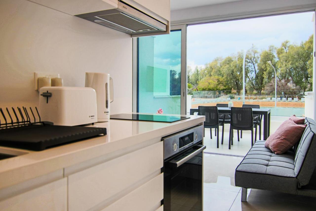 Ferienwohnung Phaedrus Living - Seaside Luxury Flat Harbour 105 Paphos Exterior foto